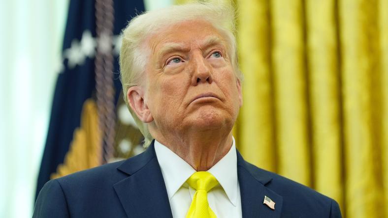 特朗普百日权游,走入三重困境